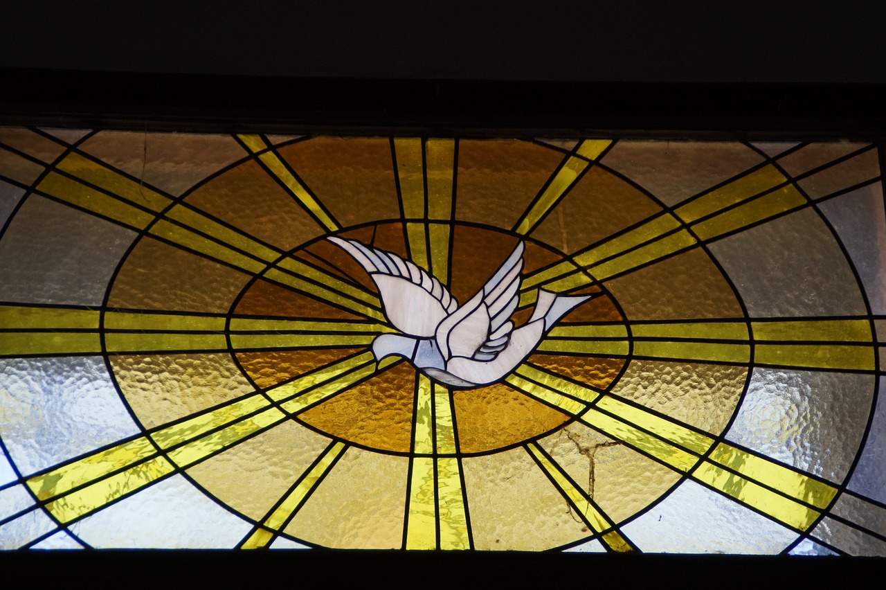 holy spirit 2424282 1280