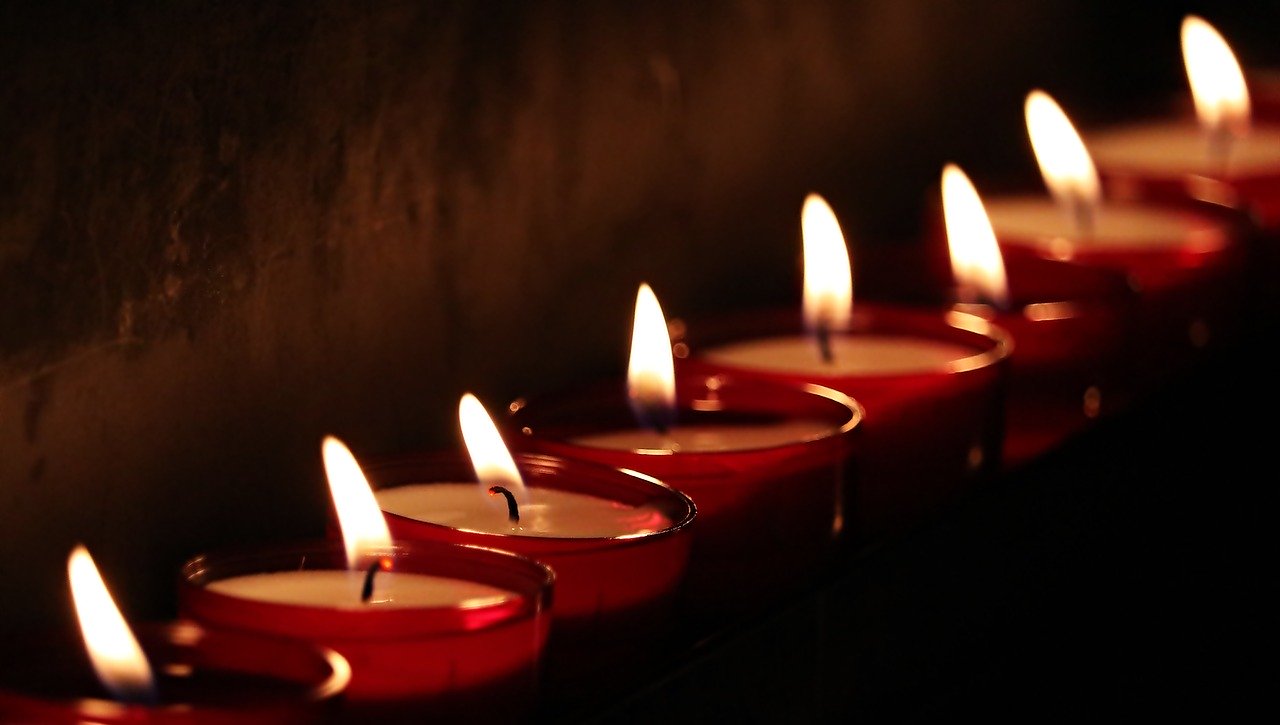 tea lights 2223898 1280