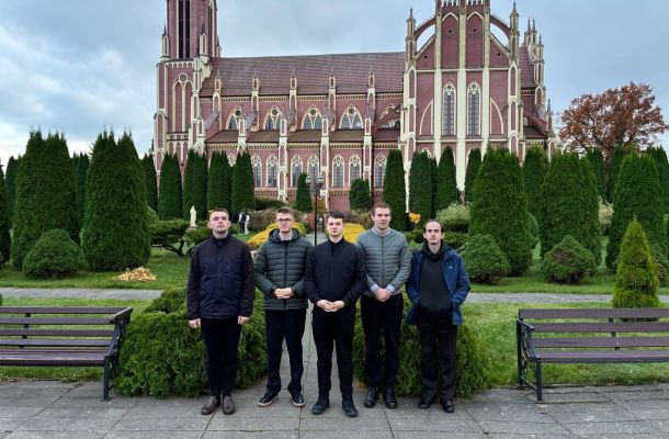 Студэнты гродзенскай семінарыі наведалі марыйныя санктуарыі дыяцэзіі